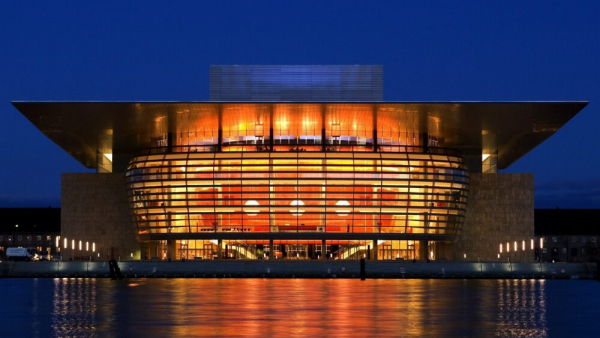 Przyjedź do Kopenhagi pociągiem, a zwiedzisz miasto taniej