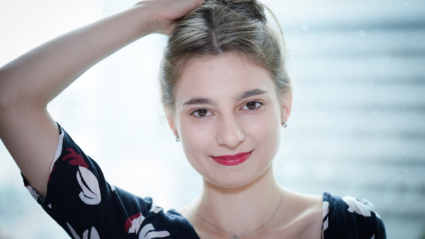 Badania wskazują, że większą sympatią cieszą się ludzie popełniający błędy