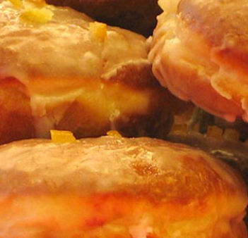 Pączek z różą – polski specjał na tłusty czwartek