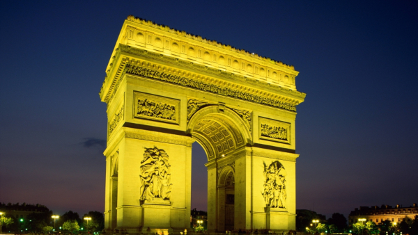 Muzea, kina i teatry w Paryżu ponownie otwarte 