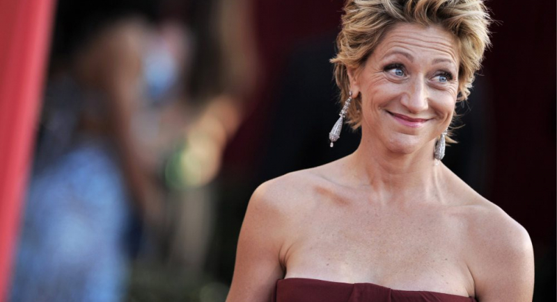 Edie Falco wcieli się w Hillary Clinton w serialu „Impeachment: American Crime Story”