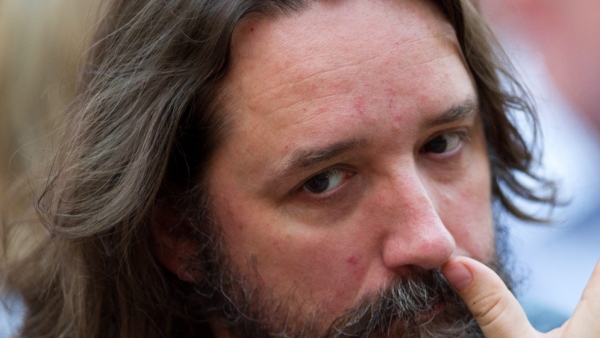 Jesteś sobą czy swoim cieniem? Polska prapremiera „Otchłani” w reżyserii Mariusza Grzegorzka