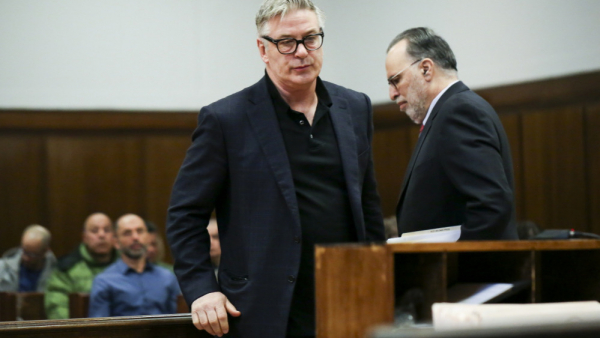 Mąż postrzelonej przez Aleca Balwina operatorki jest wściekły na aktora: "Nie poczuł się do żadnej odpowiedzialności”