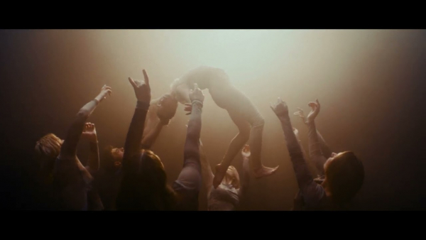 Premiera teledysku "Cedar Tree" Aleksandra Dębicza 