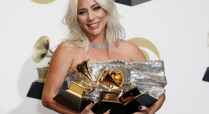Lady Gaga, Bradley Cooper, Childish Gambino, Kacey Musgraves i Dua Lipa wśród zdobywców nagród Grammy
