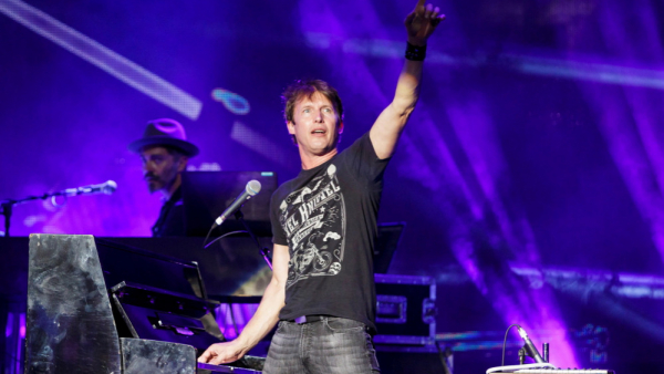 Znany brytyjski muzyk ma dziwny nawyk - zaczepia obcych ludzi i mówi im, że są piękni