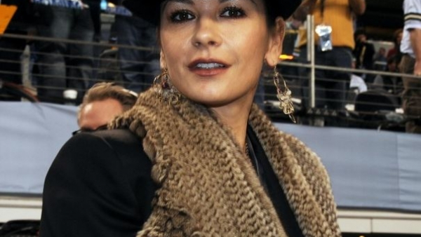 Catherine Zeta-Jones zagra u boku Bruce'a Willisa w "Red2"