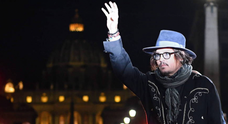 Bojkotowany w Hollywood Johnny Depp został odznaczony przez prezydenta Serbii