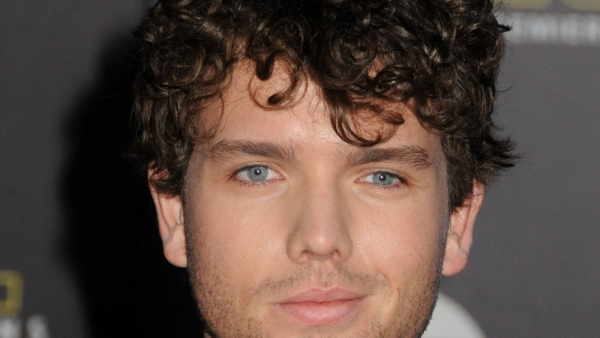 Młodszy brat Taylor Swift wkracza na ścieżkę kariery