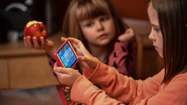 Co czwarte dziecko uzależnione od smartfona