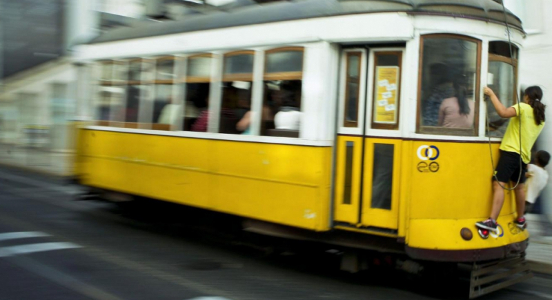 Żółtym tramwajem przez Lizbonę