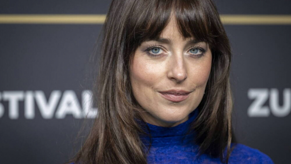 Dakota Johnson i Anne Hathaway w zwiastunie thrillera „Verity”