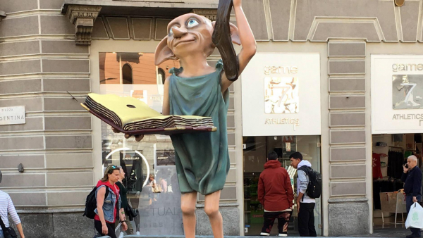 Symboliczny grób Zgredka z „Harry’ego Pottera” jednak nie zostanie przeniesiony