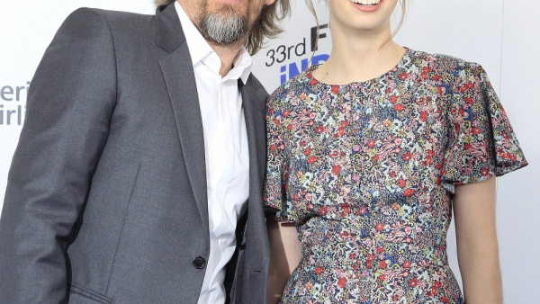 Ethan Hawke wyreżyserował teledysk do piosenki swojej córki