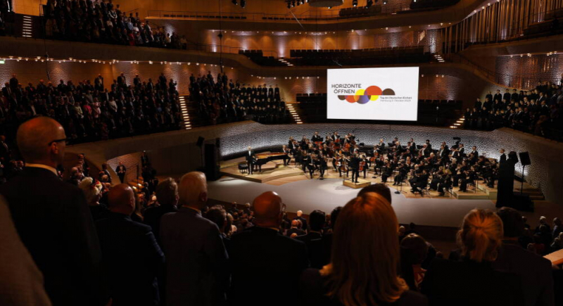 W Hamburgu powstanie spektakularny gmach opery z panoramicznym widokiem na port