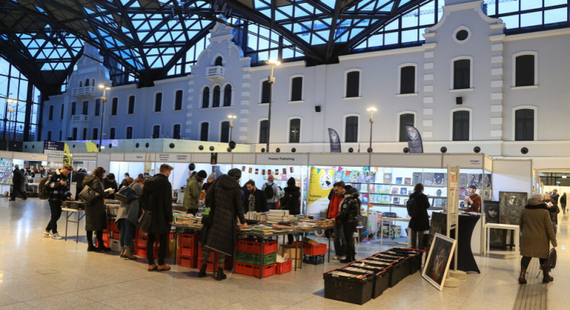 Łódzkie Targi Książki – nowości literackie i spotkania z autorami na Dworcu Fabrycznym