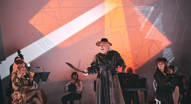 Teatr KTO ogłasza repertuar na rozpoczynający się sezon 23/24 i proponuje specjalną cenę biletów w przedsprzedaży