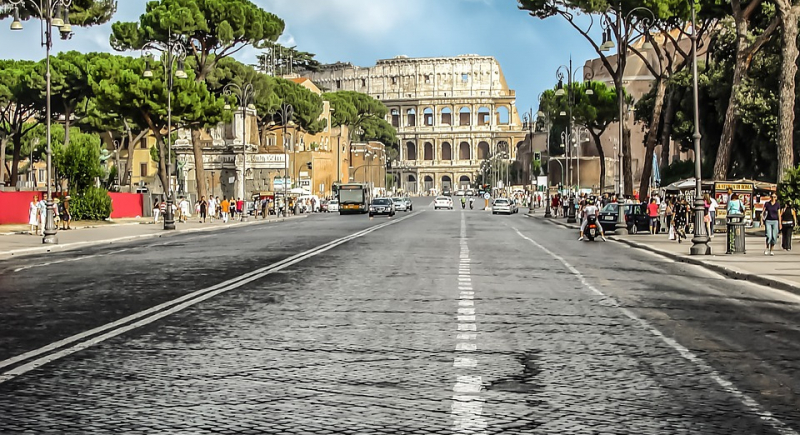 Uczestnicy talent-show będą za karę zamiatać ulice w Rzymie