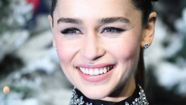 Emilia Clarke zje obiad z osobami, które wpłacą datek na walkę z koronawirusem