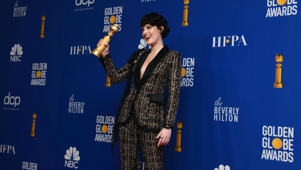 Kreacja Phoebe Waller-Bridge z gali Złotych Globów sprzedana na aukcji