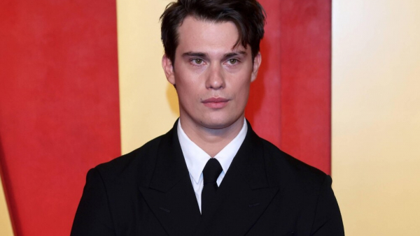 Nicholas Galitzine zagra pierwszego supermodela w historii w nowym filmie Gusa Van Santa