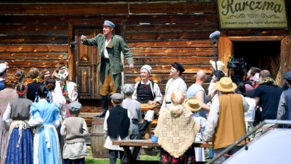  „Sami swoi. Początek” – prequel komedii powstaje w Muzeum Wsi Kieleckiej