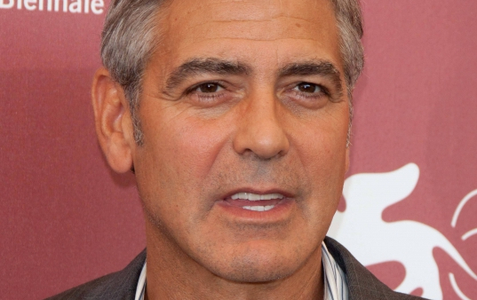 Schwarzenegger, Almodovar i Clooney na liście przyjaciół Ukrainy 