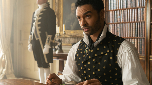 „Bridgertonowie”. Książę powraca do serialu! Pomysł popiera sam Regé-Jean Page