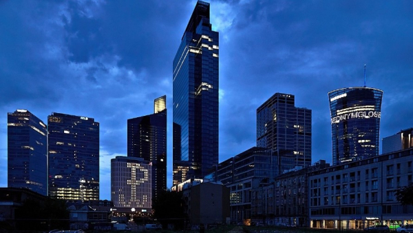 Rondo Daszyńskiego na biało-czerwono