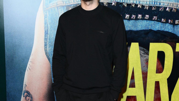 Mateusz Kościukiewicz - człowiek w masce