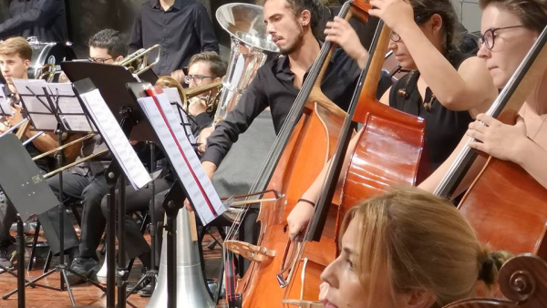 Łączy ich wspólna pasja – muzyka. Młodzieżowa Orkiestra FMF wystąpi na Teneryfie!