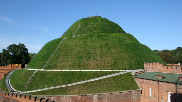 15 września 198 lat temu w Krakowie rozpoczęto usypywanie Kopca Kościuszki
