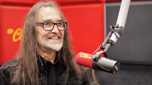 Mirosław Czyżykiewicz w piosence „Braciom w rock and rollu” z tekstem Artura Andrusa