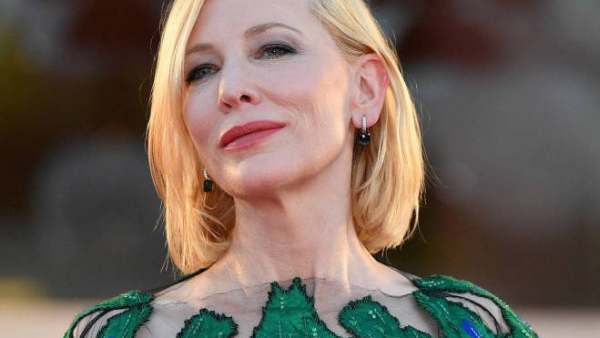 Cate Blanchett i Bradley Cooper na pierwszych zdjęciach z nowego filmu Guillermo del Toro