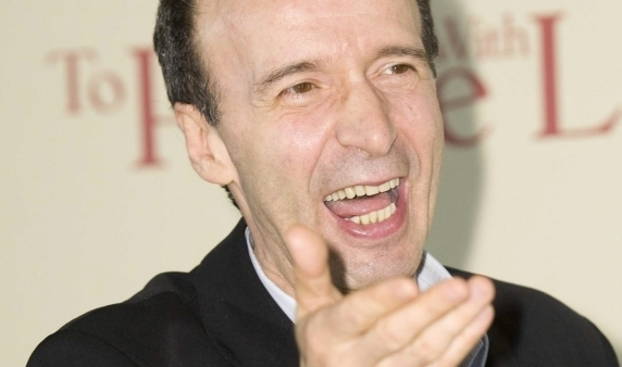 Benigni może recytować "Boską komedię" na placu, ale nie za głośno