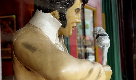 Rekordowa aukcja pamiątek po Elvisie Presleyu