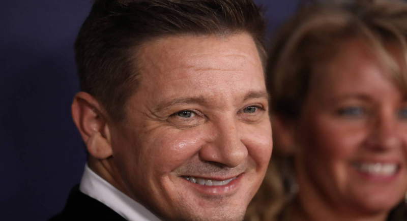 Jeremy Renner zdradził, że zanim zrobił karierę aktorską, pracował jako… wizażysta