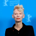 Kalendarz Pirelli powraca. W sesji zdjęciowej udział wzięły Tilda Swinton i Isabella Rossellini