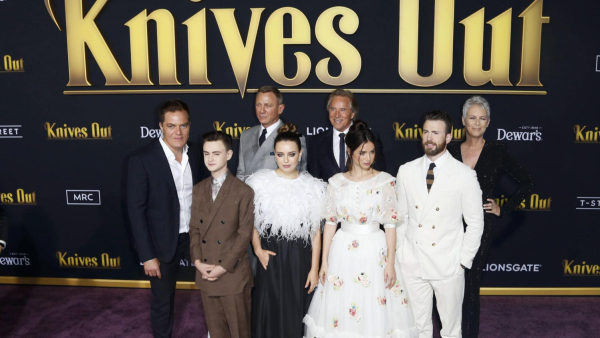 "Na noże", czyli gwiazdorska kryminalna historia w gronie ekscentryków