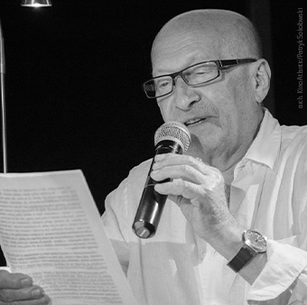 Rozmowa z Wojciechem Pszoniakiem zarejestrowana przez RMF Classic na początku kwietnia 2020 r. była jednym z ostatnich wywiadów artysty. Posłuchajcie! 