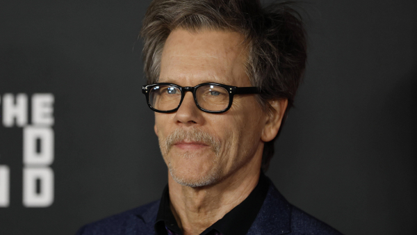 Kevin Bacon zapowiedział swoją obecność na balu maturalnym w ogólniaku, w którym kręcony był film „Footloose”