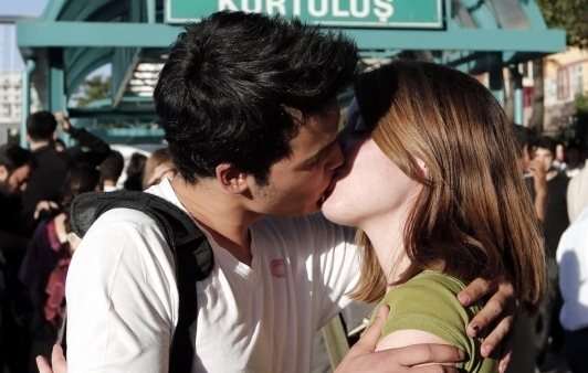 Całuj się! To samo zdrowie!