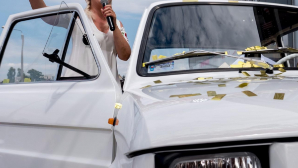 Tom Hanks pojedzie maluchem na rozdanie Oscarów?