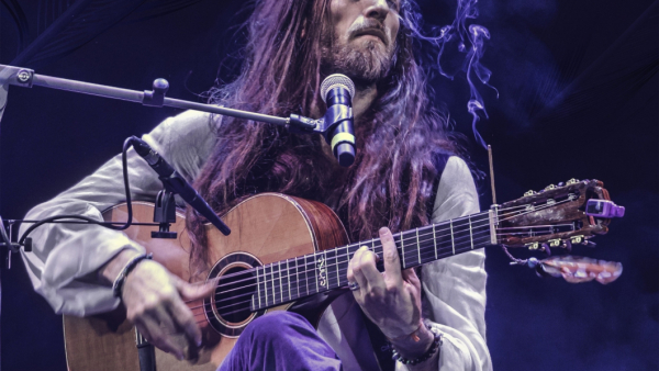 Estas Tonne: Czarodziej gitary wystąpił w Polsce!