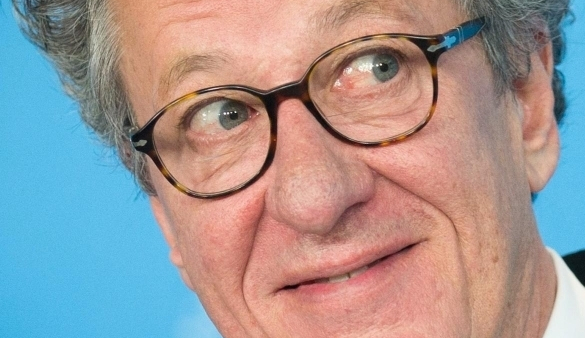 Geoffrey Rush jako "Koneser"
