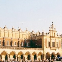 List do przyszłości złożono w kuli na wyremontowanych Sukiennicach