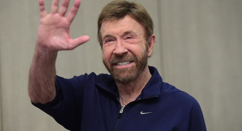 Chuck Norris zdradza, które dowcipy o nim samym śmieszą go najbardziej