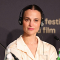 Alicia Vikander w adaptacji kolejnej powieści autora „Tamtych dni, tamtych nocy"