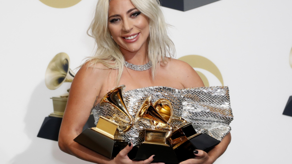 Lady Gaga, Bradley Cooper, Childish Gambino, Kacey Musgraves i Dua Lipa wśród zdobywców nagród Grammy