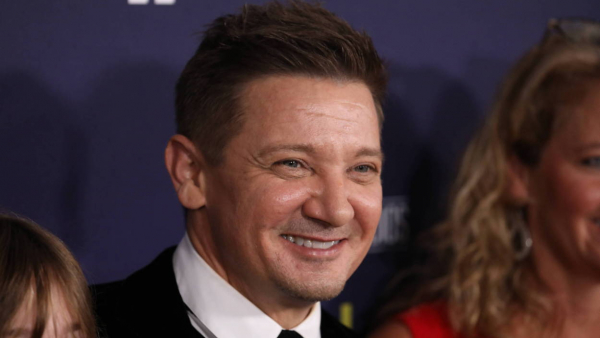 Jeremy Renner w rocznicę wypadku opublikuje swój muzyczny album